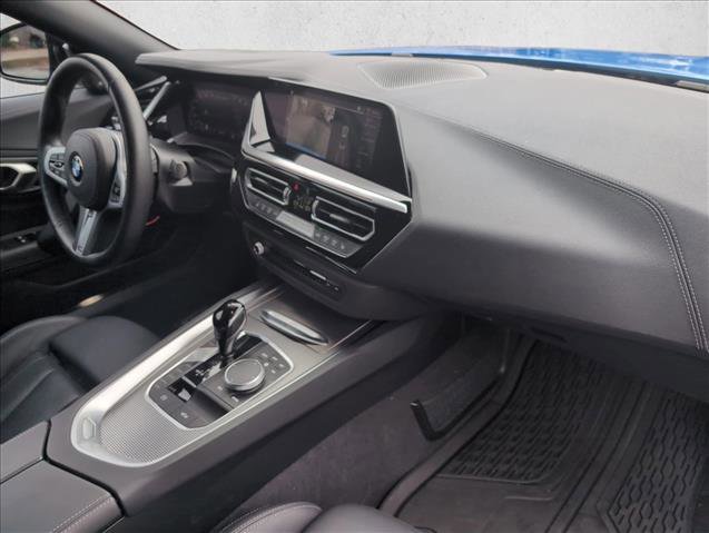 Used 2022 BMW Z4 M40i w/ Premium Package image 18