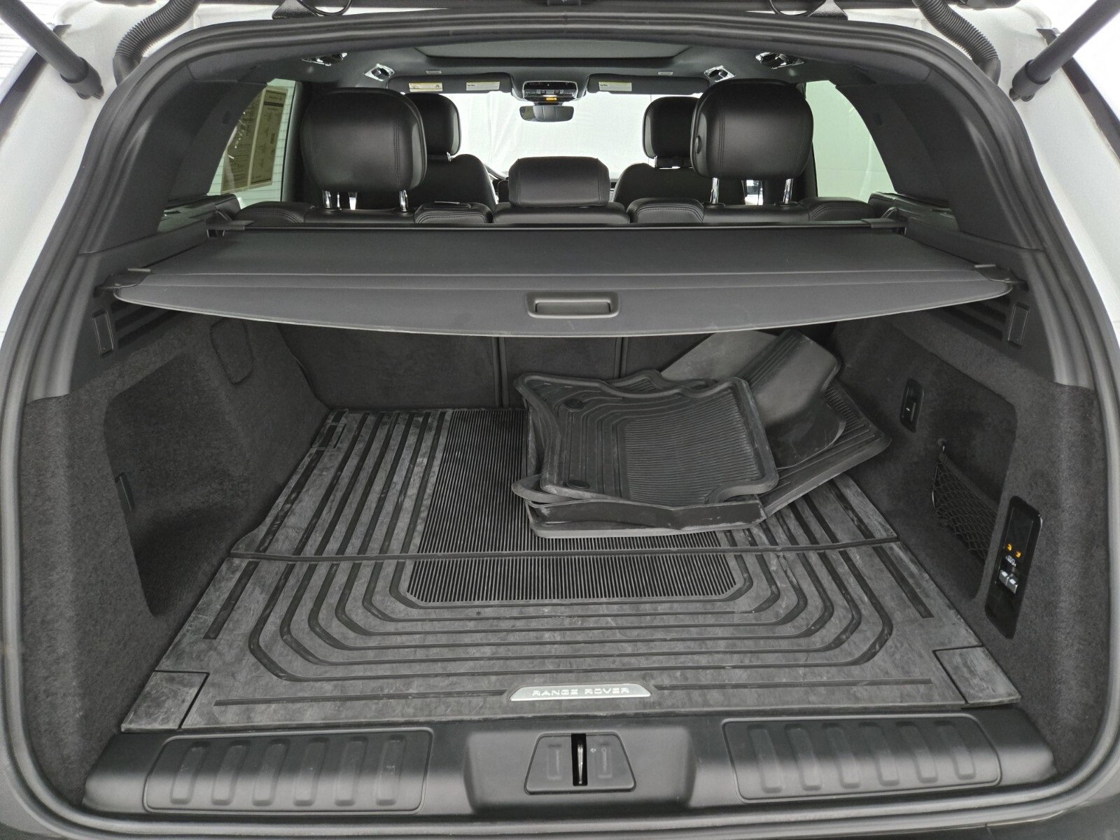 Used 2024 Land Rover Range Rover Sport SE image 15