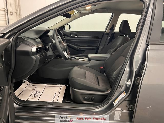 Used 2025 Nissan Altima 2.5 SV FWD image 31