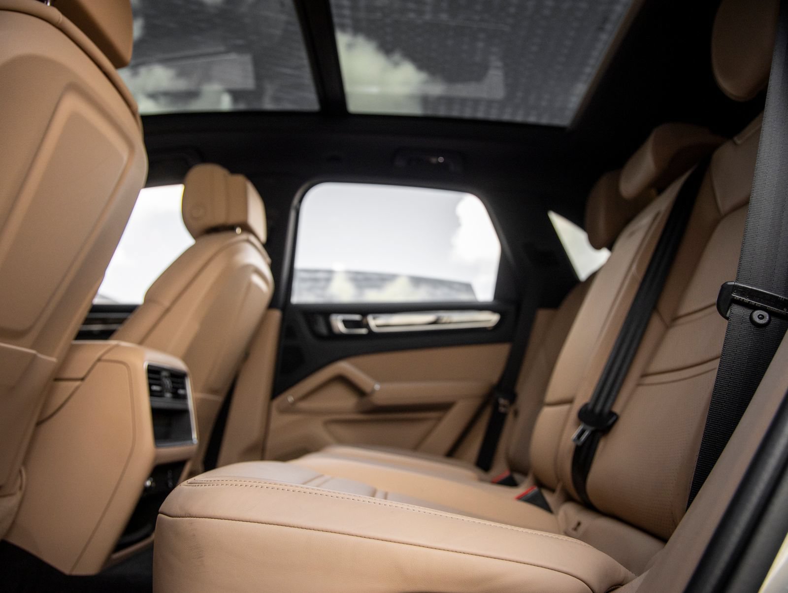 Certified 2023 Porsche Cayenne AWD/4WD image 35