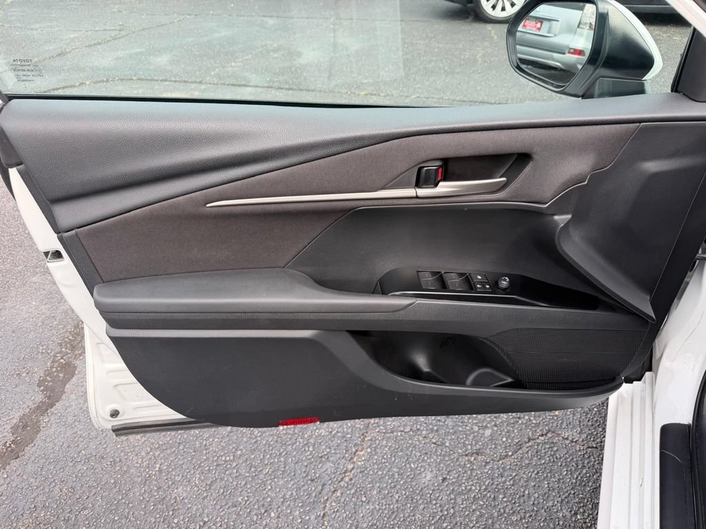 Used 2025 Toyota Camry LE FWD image 10