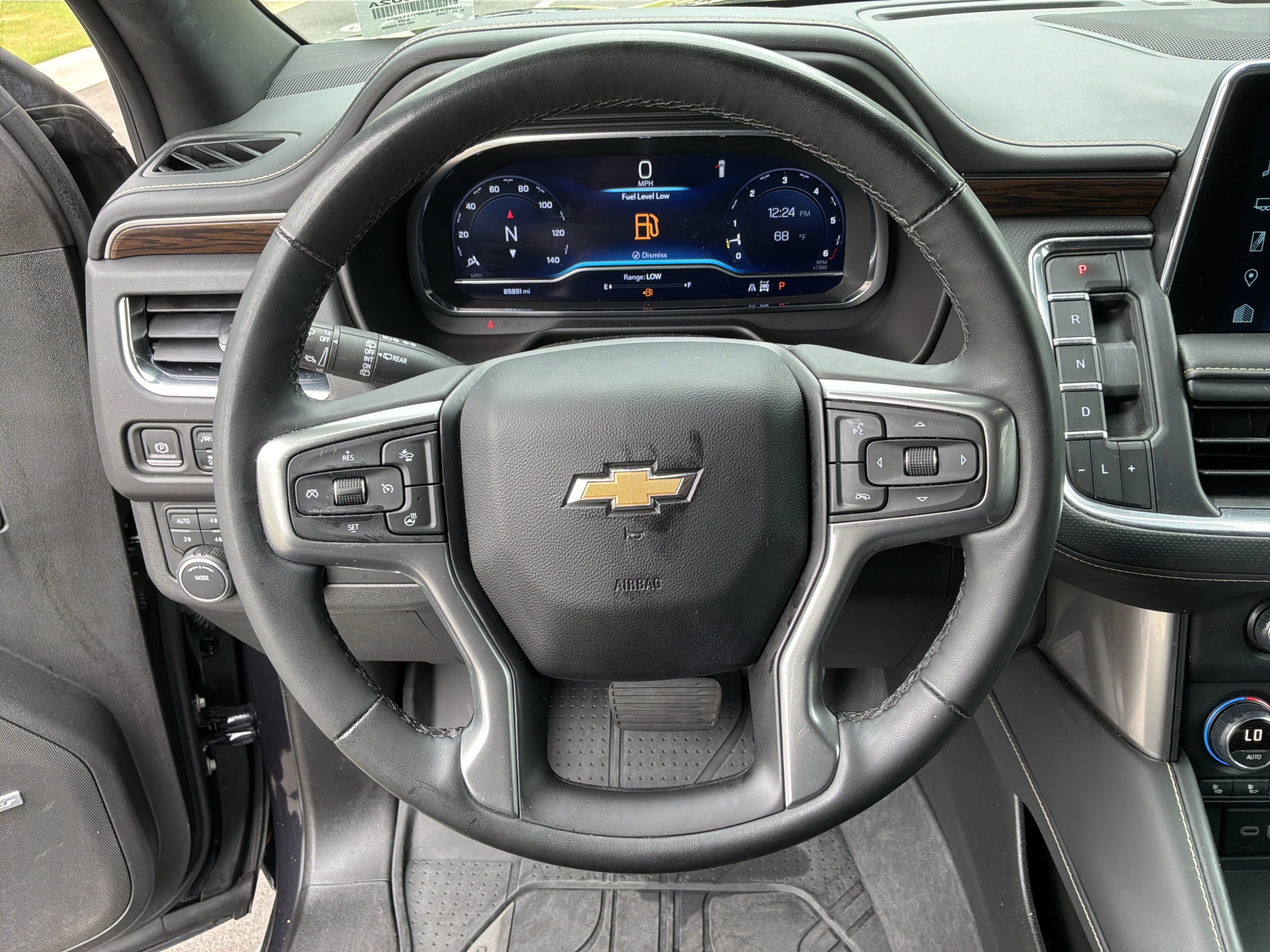 Used 2023 Chevrolet Tahoe Premier AWD/4WD image 18
