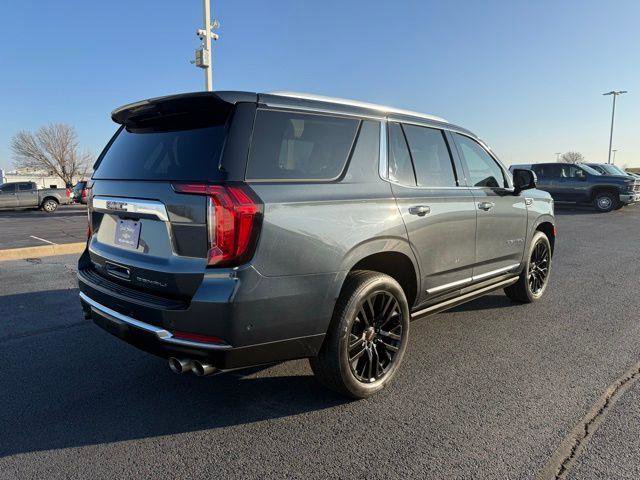 Used 2021 GMC Yukon Denali w/ Denali Premium Package RWD image 10