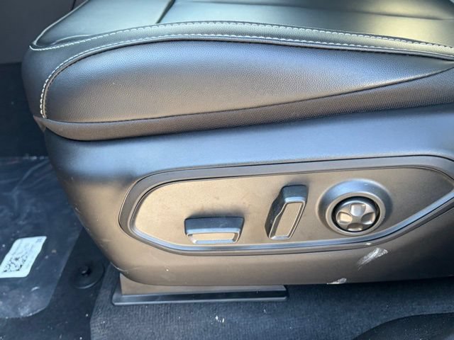 New 2026 Jeep Grand Cherokee Limited w/ Limited Altitude Package AWD/4WD image 17