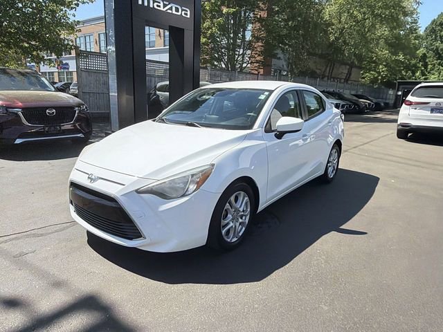 Used 2016 Scion iA FWD image 4