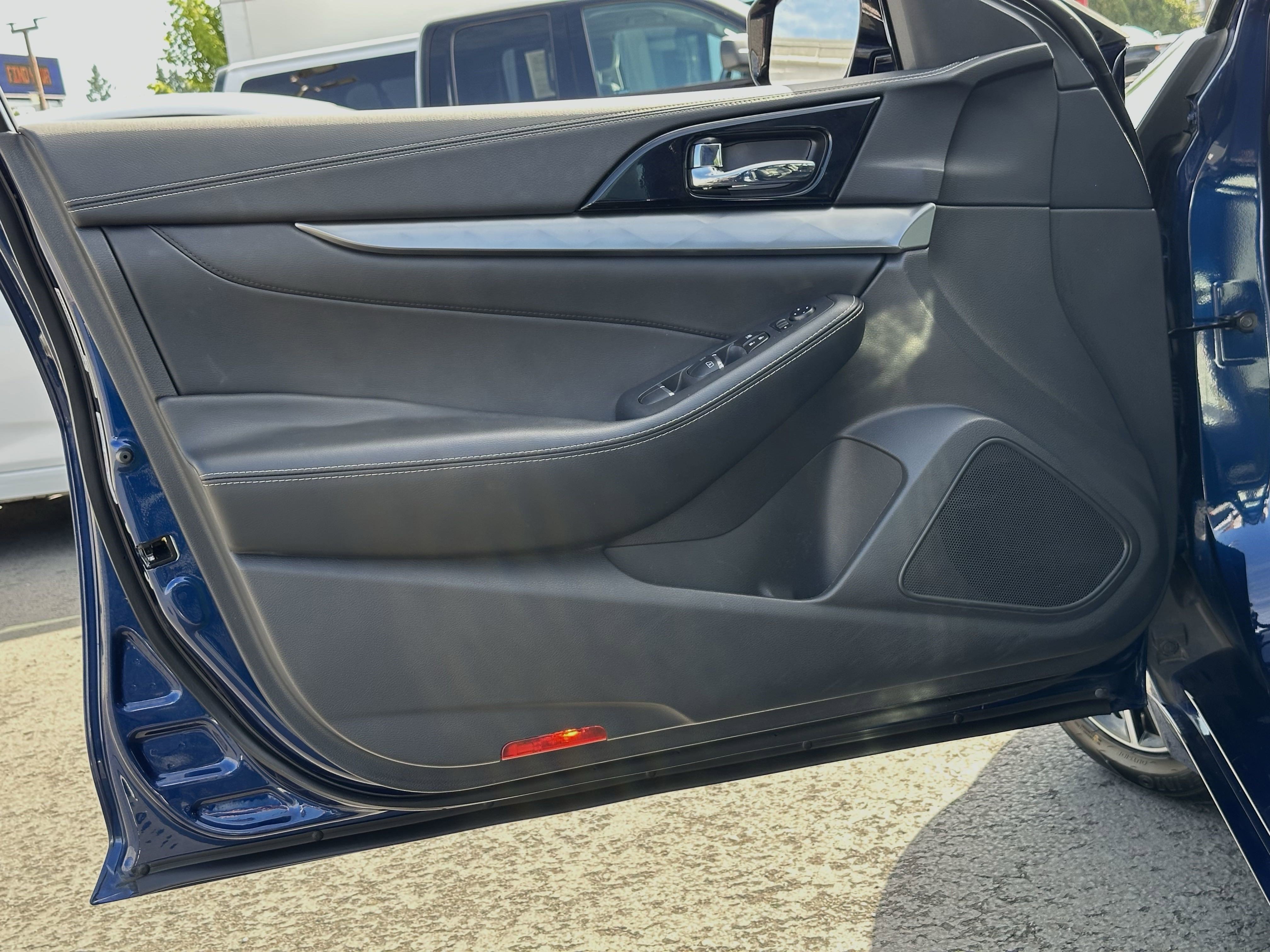Used 2023 Nissan Maxima SV w/ Floor Mat Group image 21