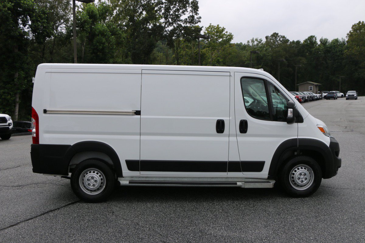 Used 2025 RAM ProMaster 2500 w/ U-Haul Equipment Group FWD image 9