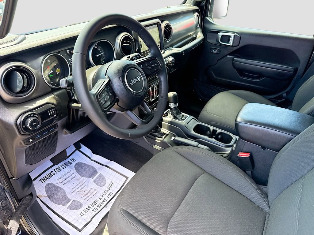 Used 2023 Jeep Wrangler Unlimited w/ Sun & Screen Package AWD/4WD image 25