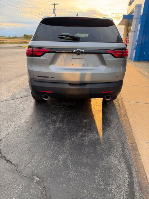 Used 2023 Chevrolet Traverse LT w/ Midnight/Sport Edition AWD/4WD image 3
