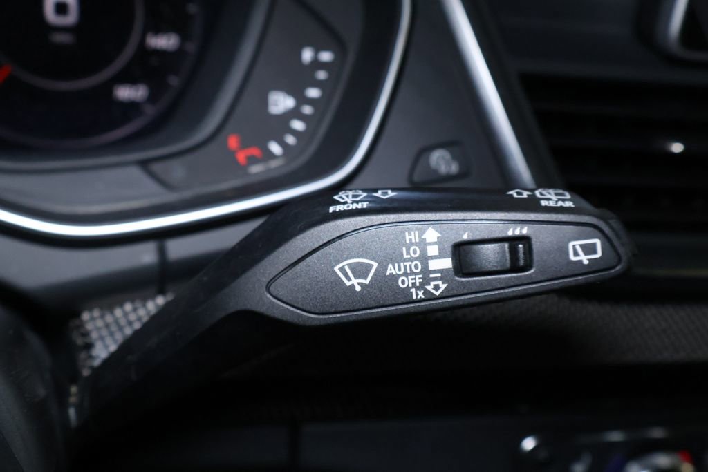 Used 2018 Audi SQ5 Premium Plus w/ S Sport Package image 28