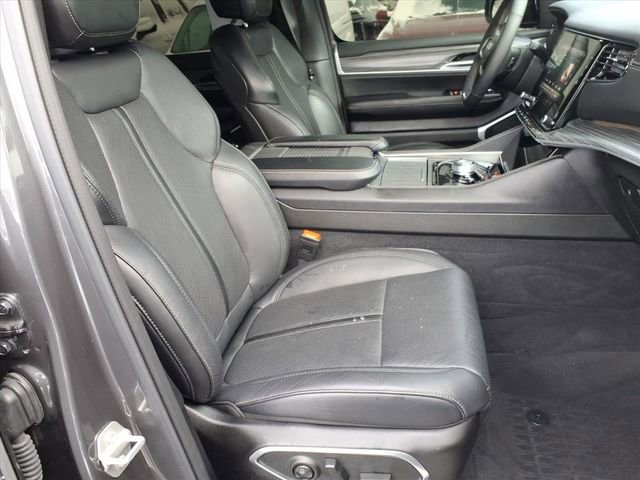 Used 2024 Jeep Wagoneer Series II w/ Flexible Seating Group image 24