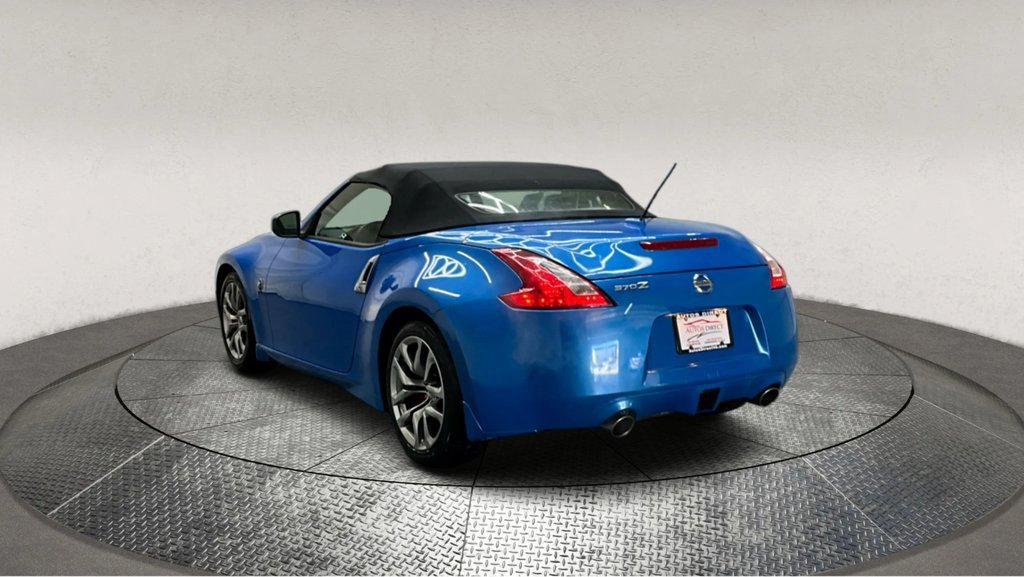 Used 2011 Nissan 370Z Roadster image 5