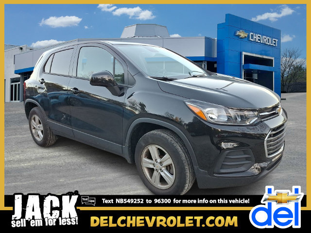 Used 2022 Chevrolet Trax LS w/ Tint and Cruise Package AWD/4WD image 1