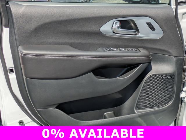 New 2026 Chrysler Pacifica Limited image 12
