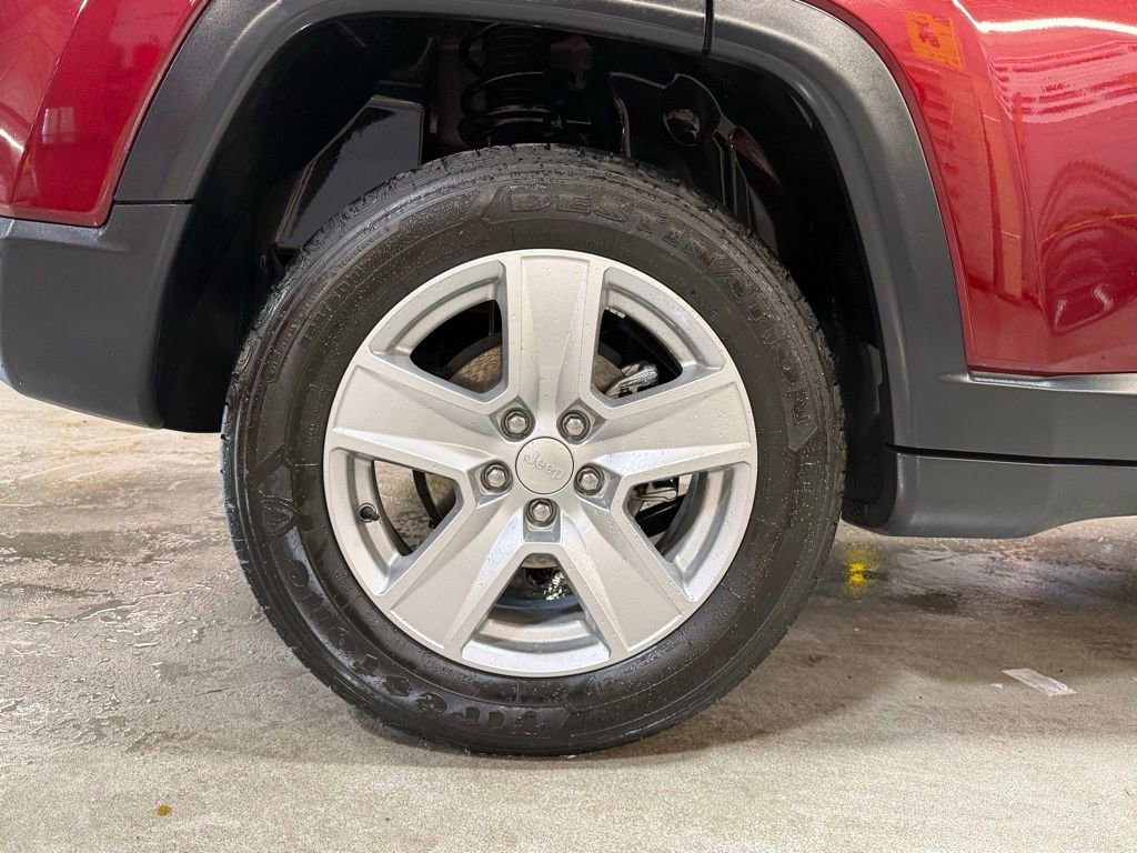 Used 2022 Jeep Compass Latitude image 38