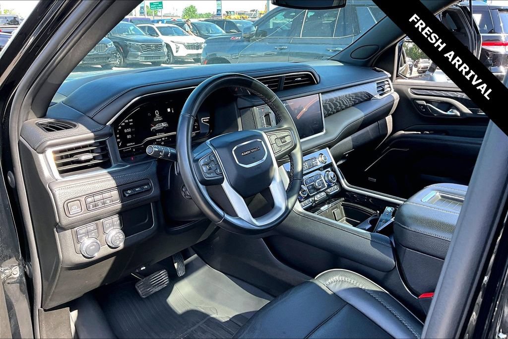 Used 2023 GMC Yukon XL Denali AWD/4WD image 6