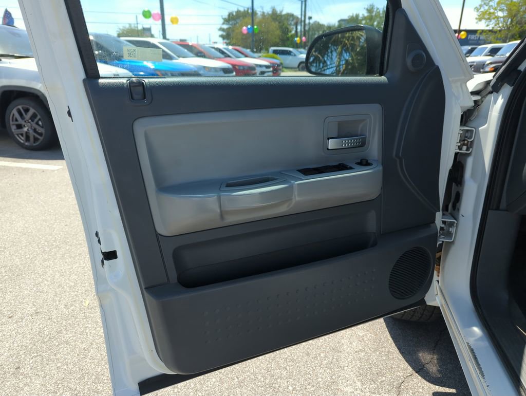 Used 2005 Dodge Dakota Laramie image 18