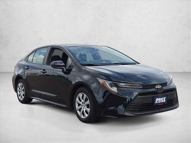 Used 2025 Toyota Corolla LE FWD image 3