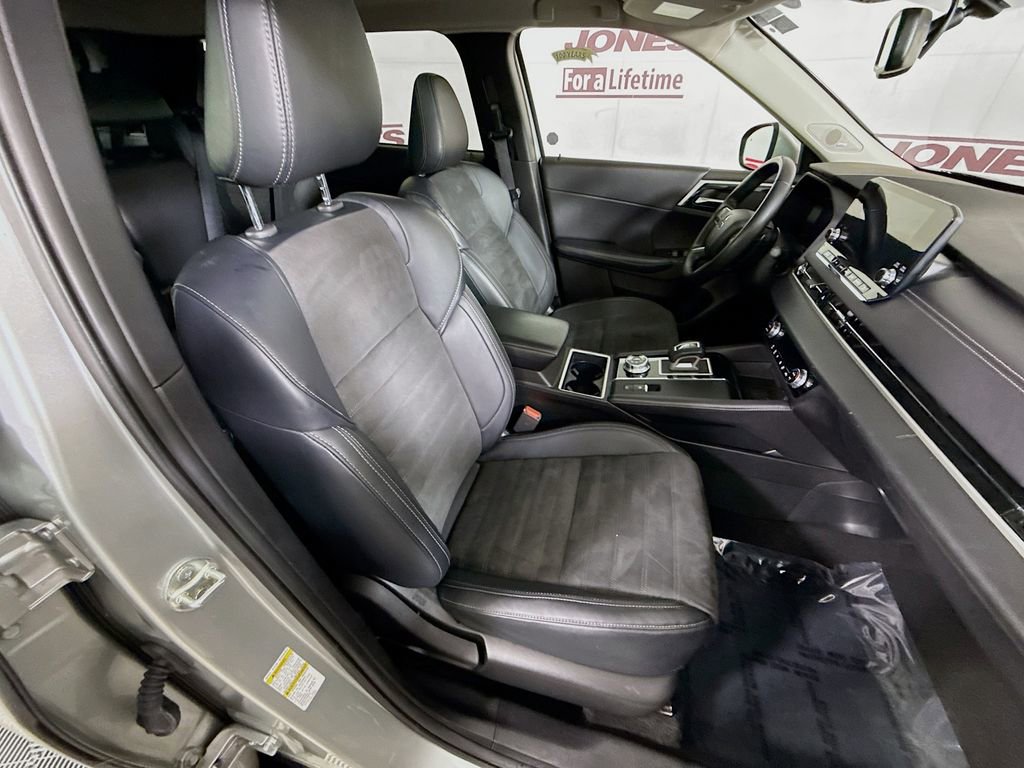 Used 2024 Mitsubishi Outlander SE Black Edition AWD/4WD image 34
