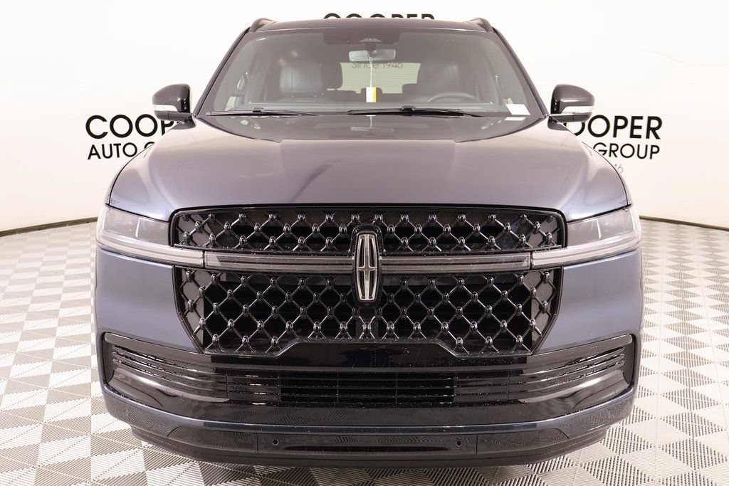 New 2025 Lincoln Navigator Reserve w/ Jet Appearance Package AWD/4WD image 9