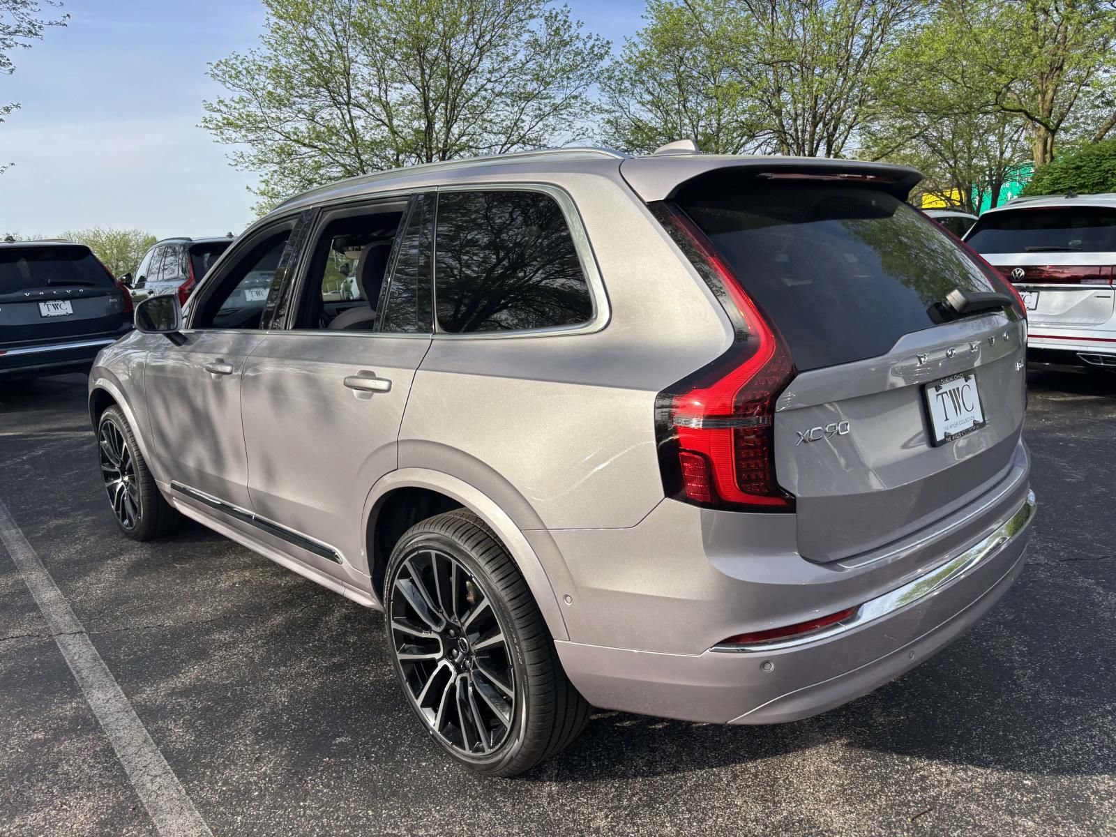 New 2026 Volvo XC90 B6 Plus w/ Protection Package Premier AWD/4WD image 7