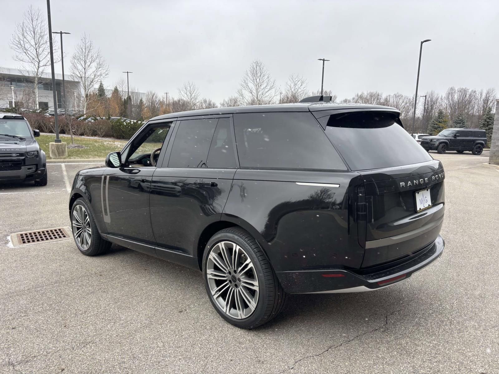 New 2026 Land Rover Range Rover SE image 7