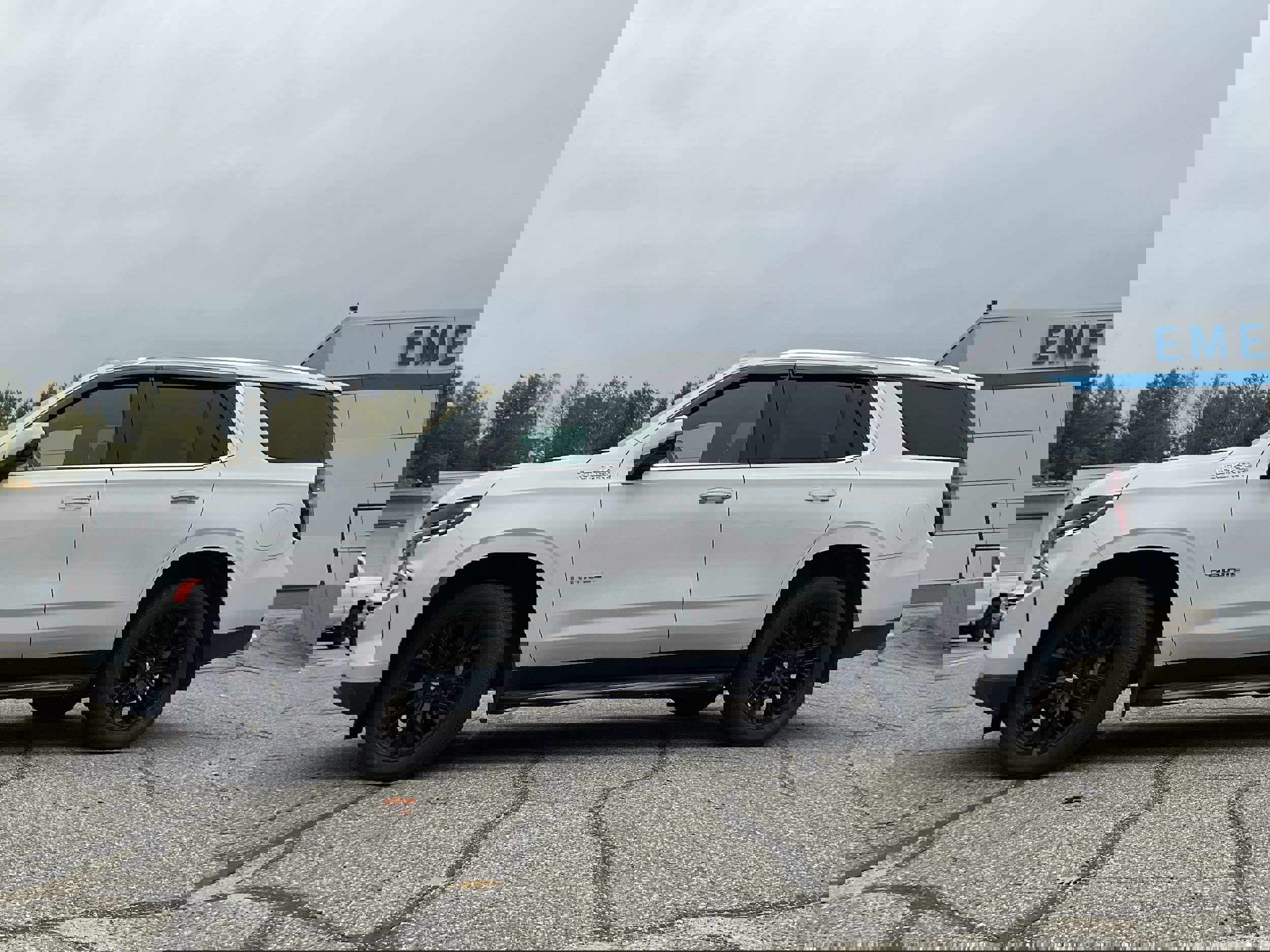 Certified 2023 Chevrolet Tahoe High Country image 2