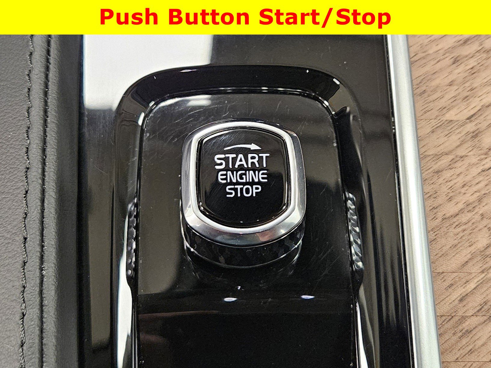 Used 2025 Volvo XC90 B6 Plus w/ Protection Package Premier image 28