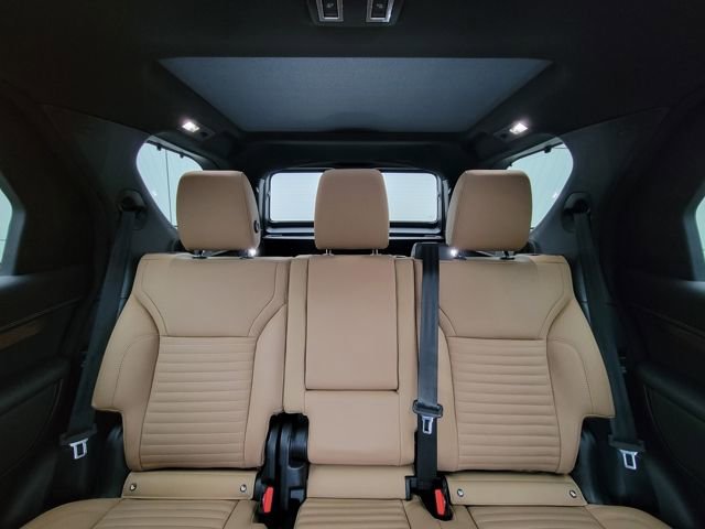 Used 2025 Land Rover Discovery Dynamic SE image 24