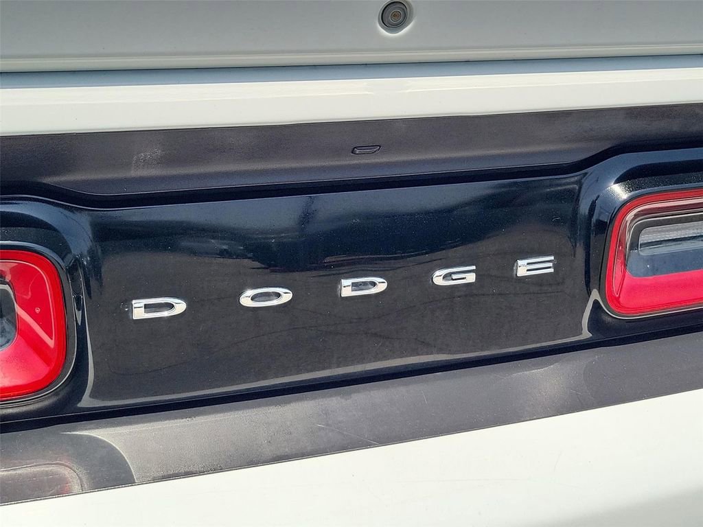 Used 2021 Dodge Challenger SXT w/ Driver Convenience Group RWD image 21