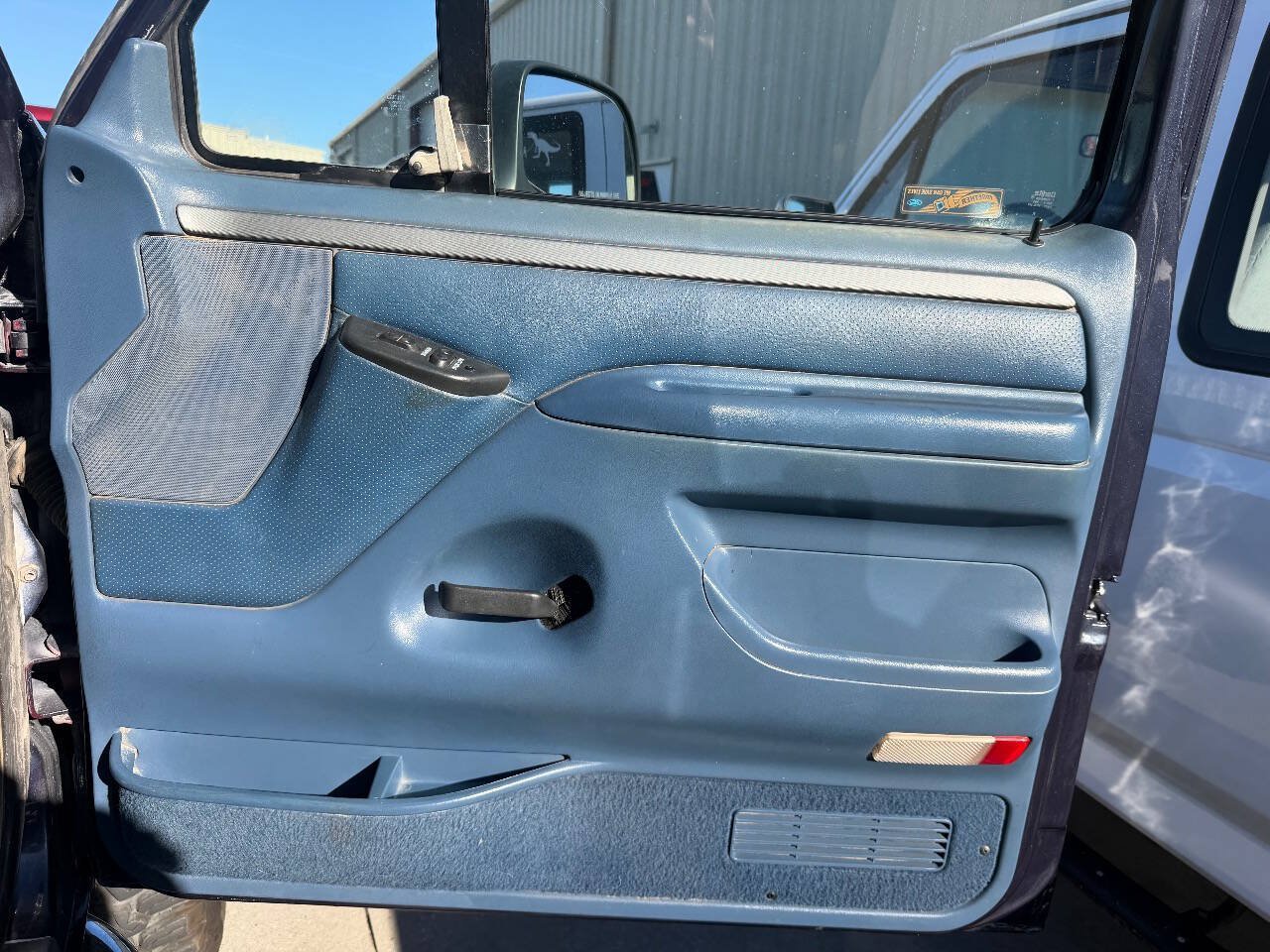 Used 1995 Ford Bronco XLT AWD/4WD image 18