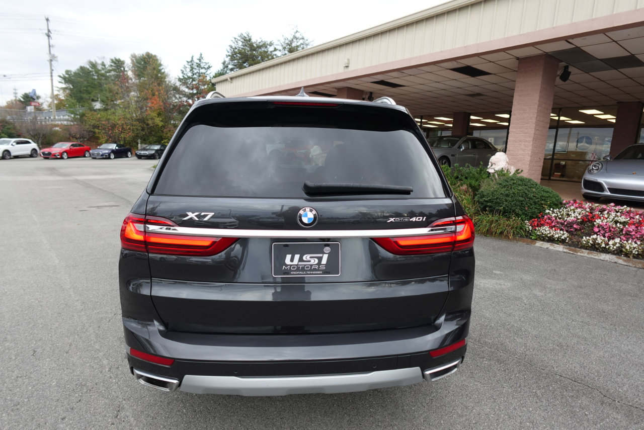 Used 2022 BMW X7 xDrive40i w/ Parking Assistance Package image 3