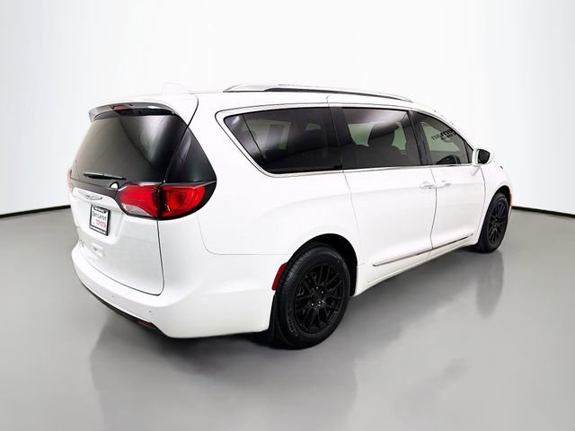 Used 2018 Chrysler Pacifica Touring-L Plus w/ Tire & Wheel Group image 7
