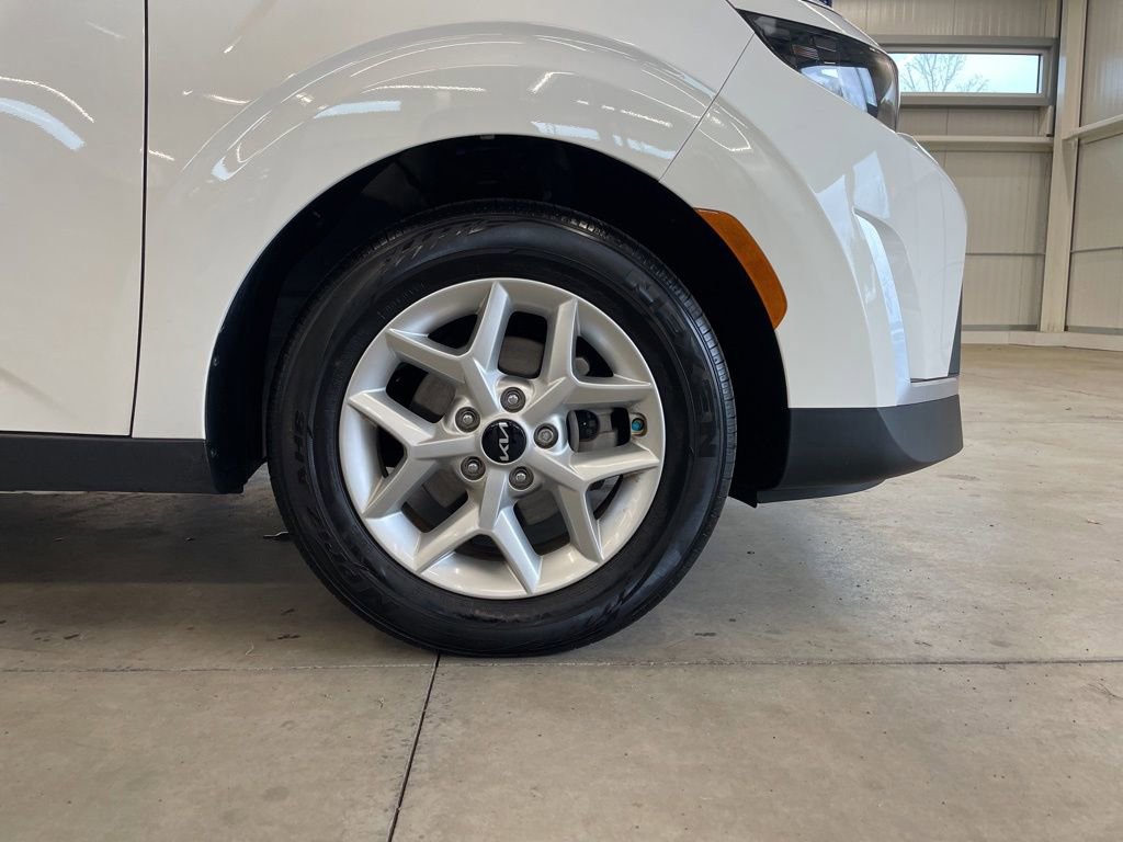 Certified 2023 Kia Soul S image 30