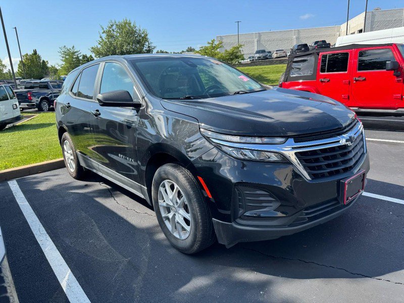 Used 2023 Chevrolet Equinox LS w/ LS Convenience Package AWD/4WD image 5