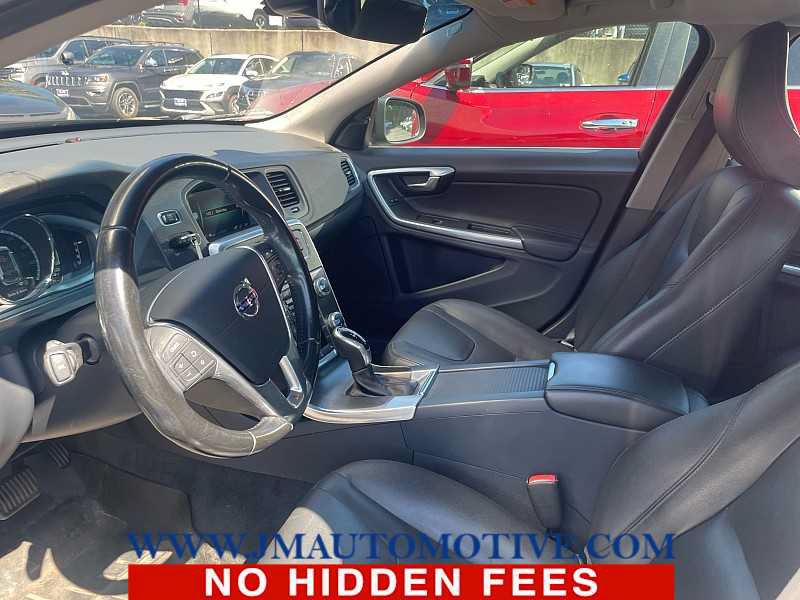 Used 2016 Volvo V60 T5 Premier FWD image 2