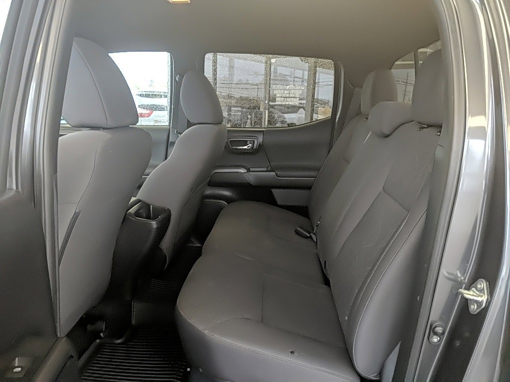 Used 2018 Toyota Tacoma TRD Off-Road image 9