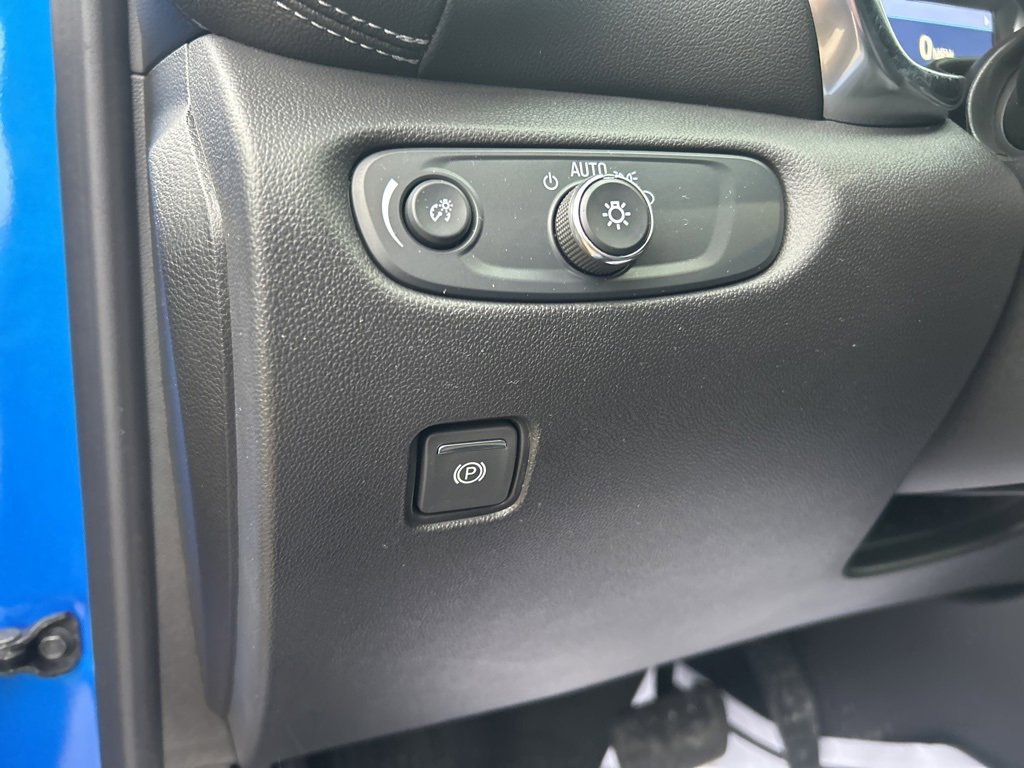 Used 2025 Chevrolet Blazer LT w/ Midnight/Sport Edition image 16