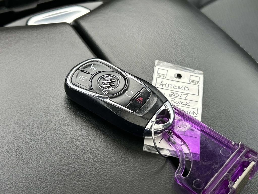 Used 2017 Buick Envision Premium image 32