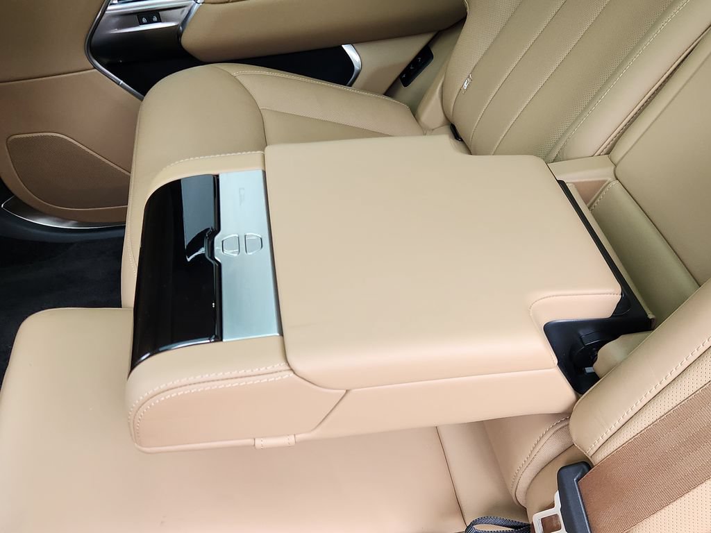 New 2025 Land Rover Range Rover Long Wheelbase SE AWD/4WD image 13