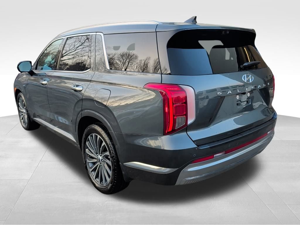 Used 2023 Hyundai Palisade Calligraphy image 3