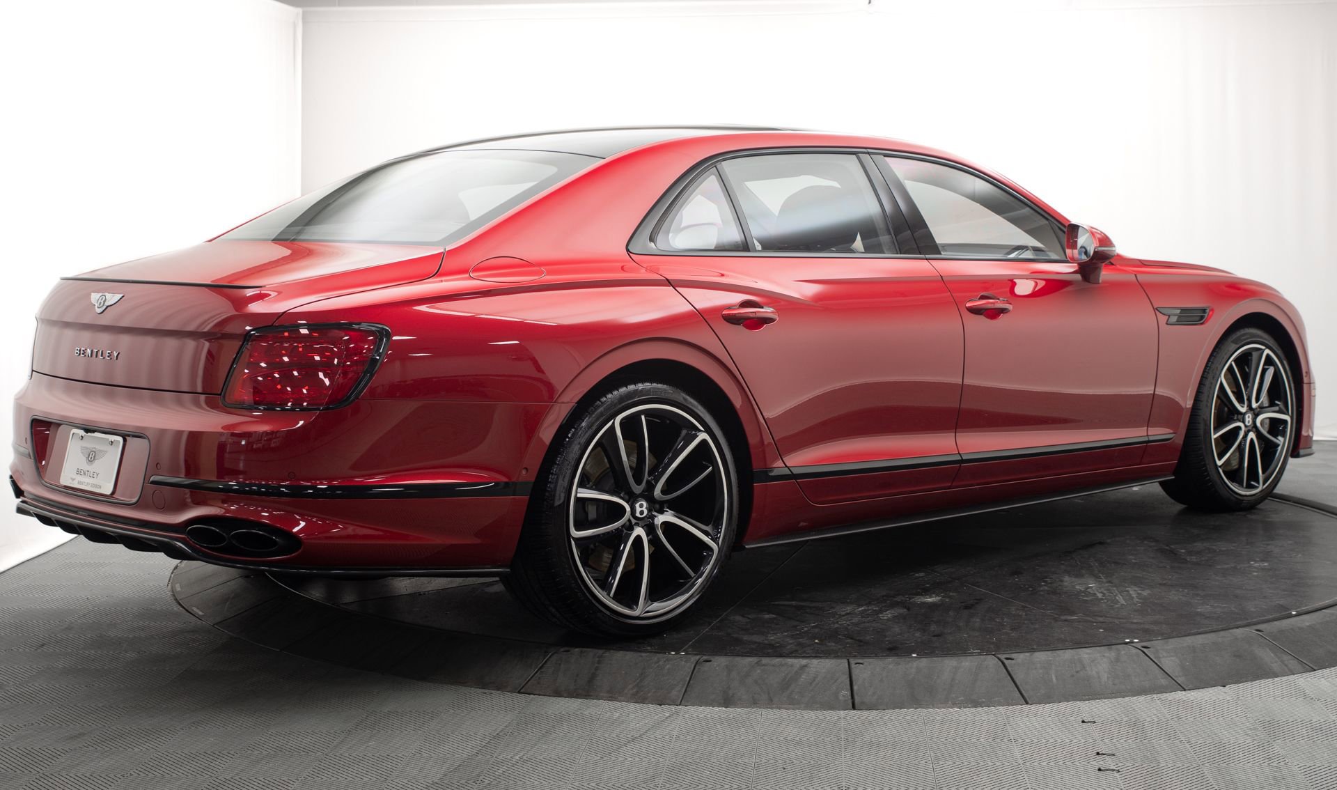 Used 2024 Bentley Flying Spur S V8 AWD/4WD image 3