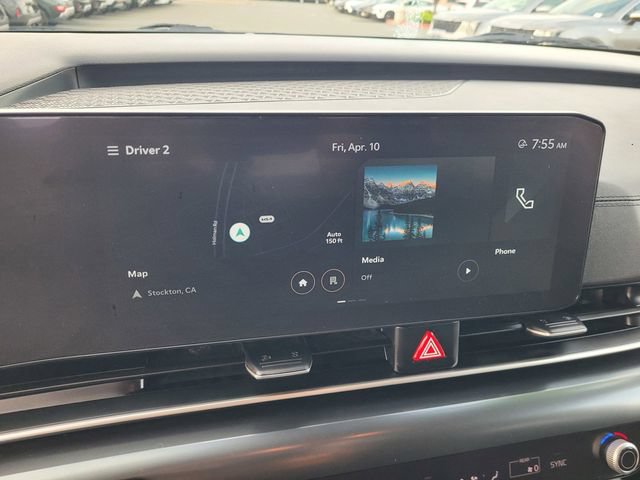 Used 2025 Kia Carnival LX FWD image 12