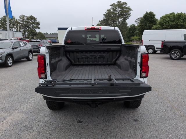 Used 2024 Chevrolet Colorado ZR2 w/ Technology Package AWD/4WD image 31