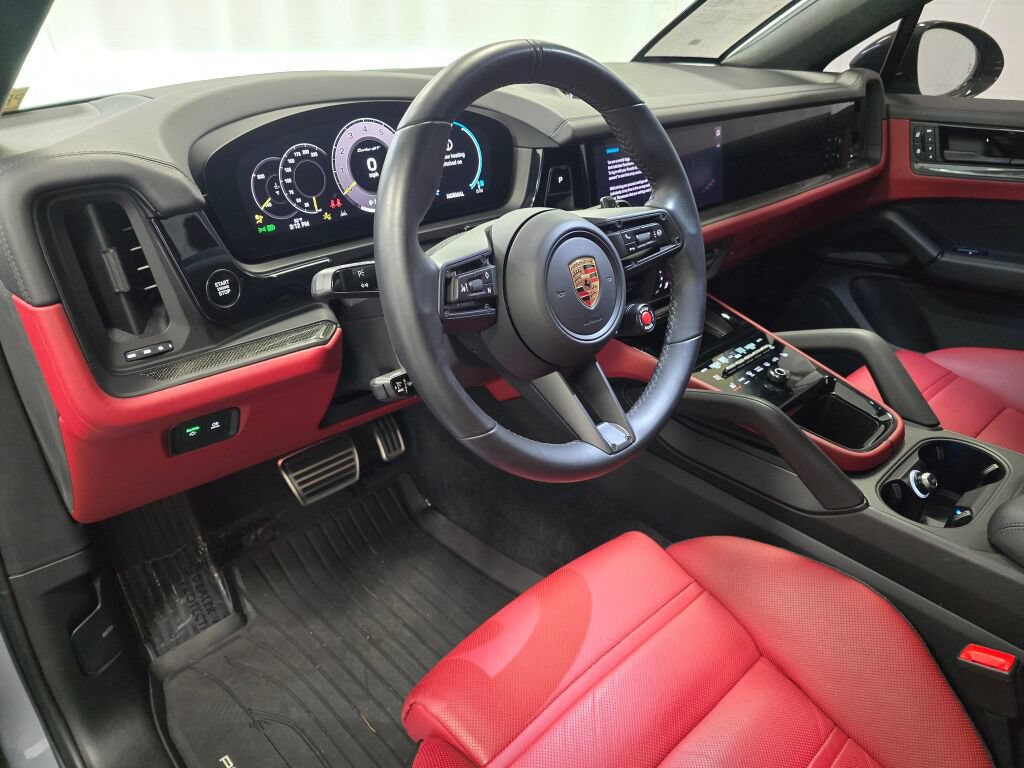 Certified 2024 Porsche Cayenne Turbo GT AWD/4WD image 4