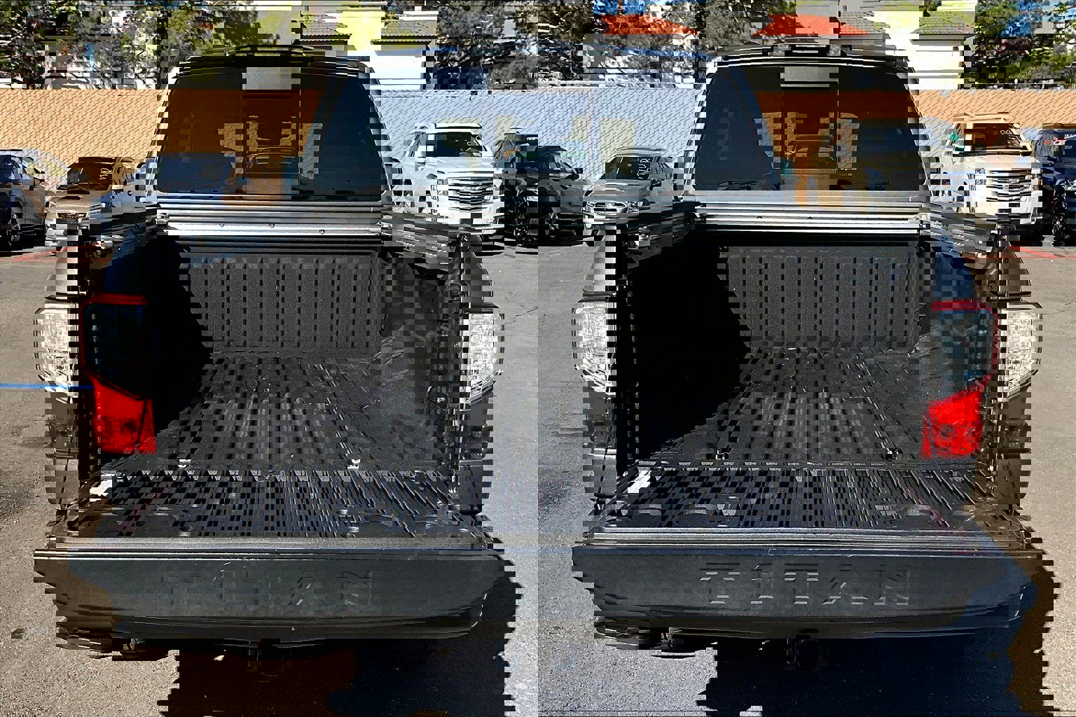 Used 2021 Nissan Titan SV w/ SV Convenience Package image 27