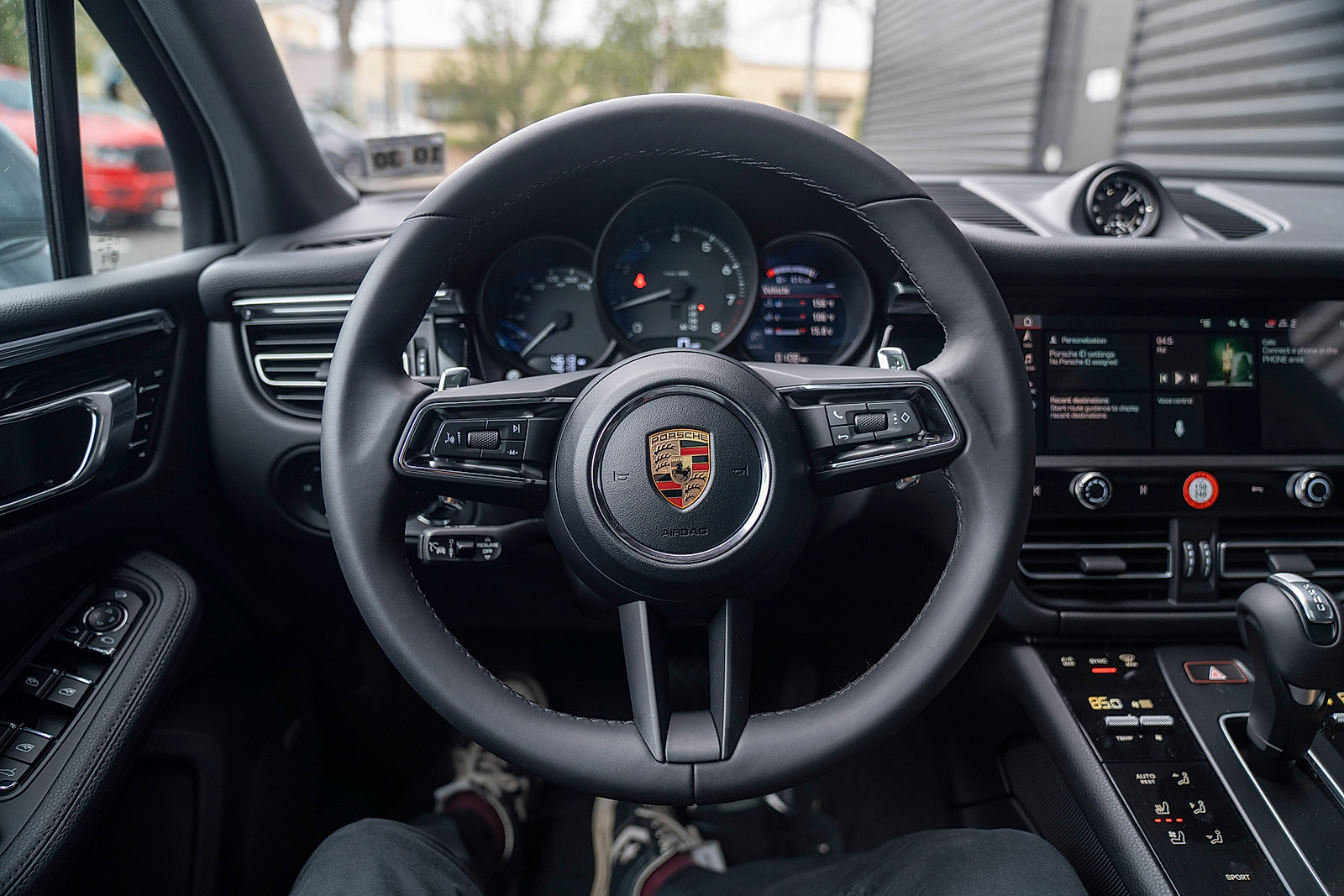 Certified 2026 Porsche Macan AWD/4WD image 6