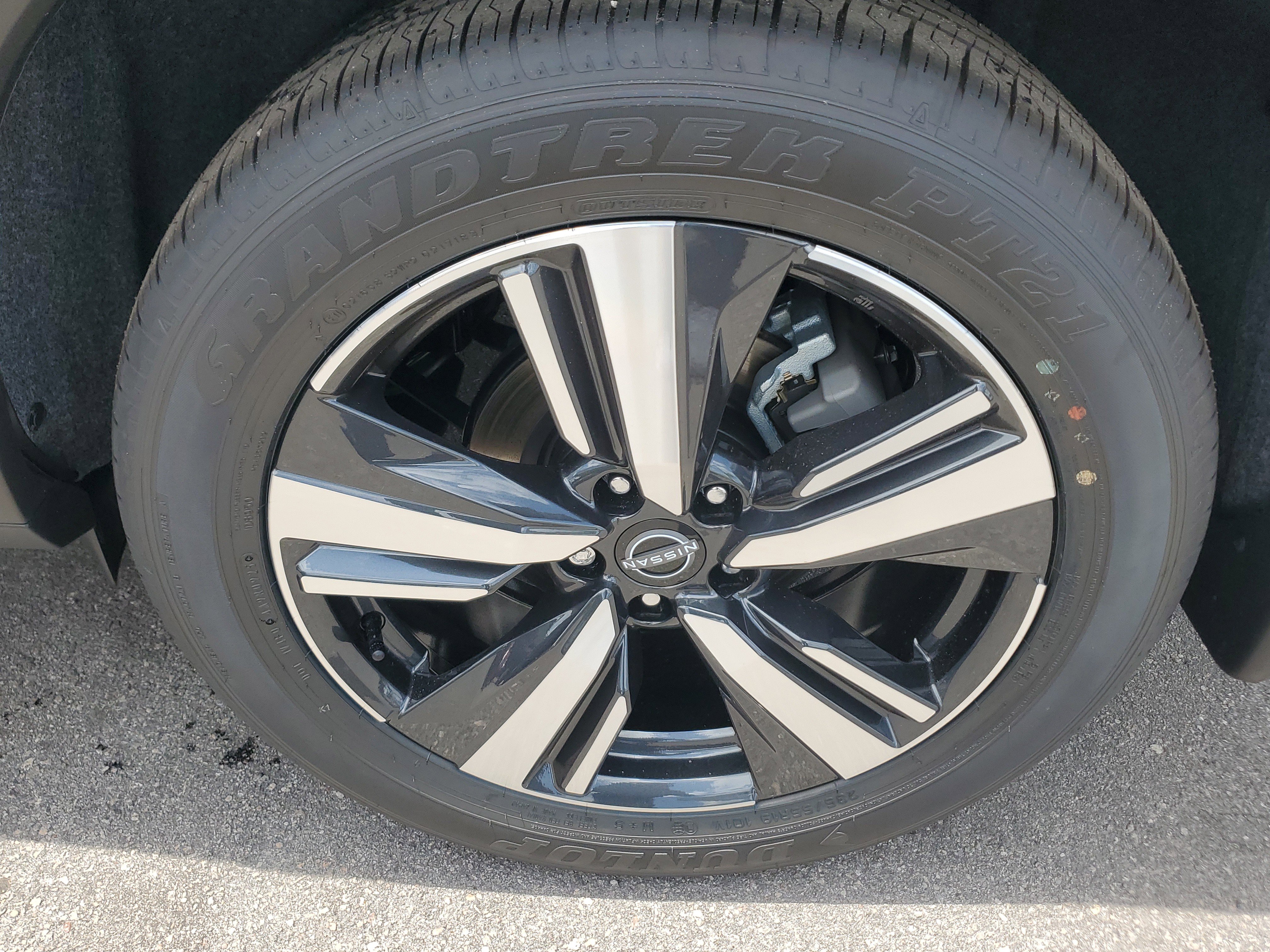 New 2025 Nissan Rogue SL w/ SL Premium Package image 7