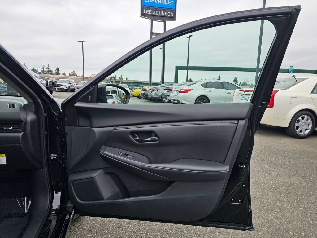 Used 2025 Nissan Sentra S FWD image 31