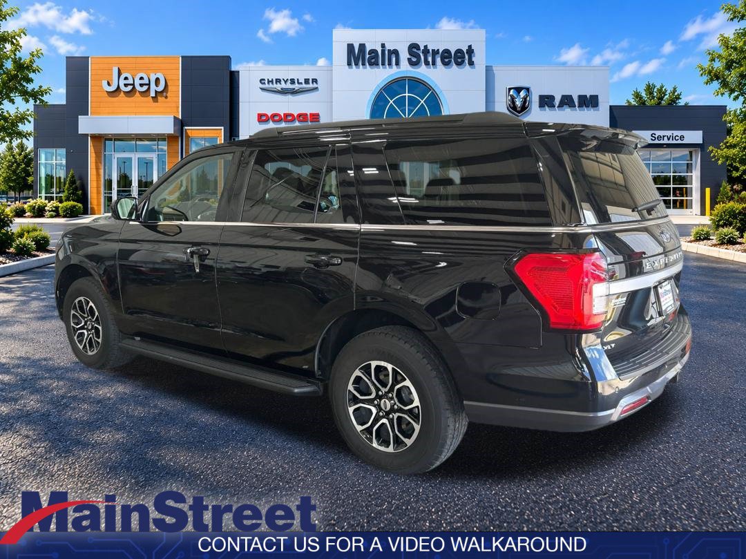 Used 2024 Ford Expedition XLT AWD/4WD image 3